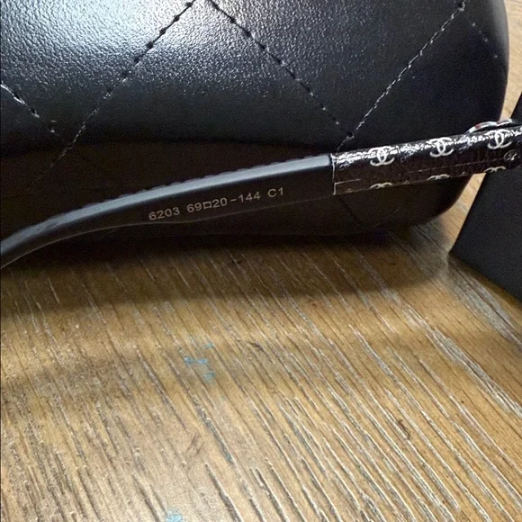 Chanel Black Monogram CC Oversized Square Sunglasses - Picture 7 of 8